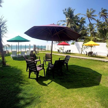 Ramon Beach Resort Амбалангода Екстериор снимка