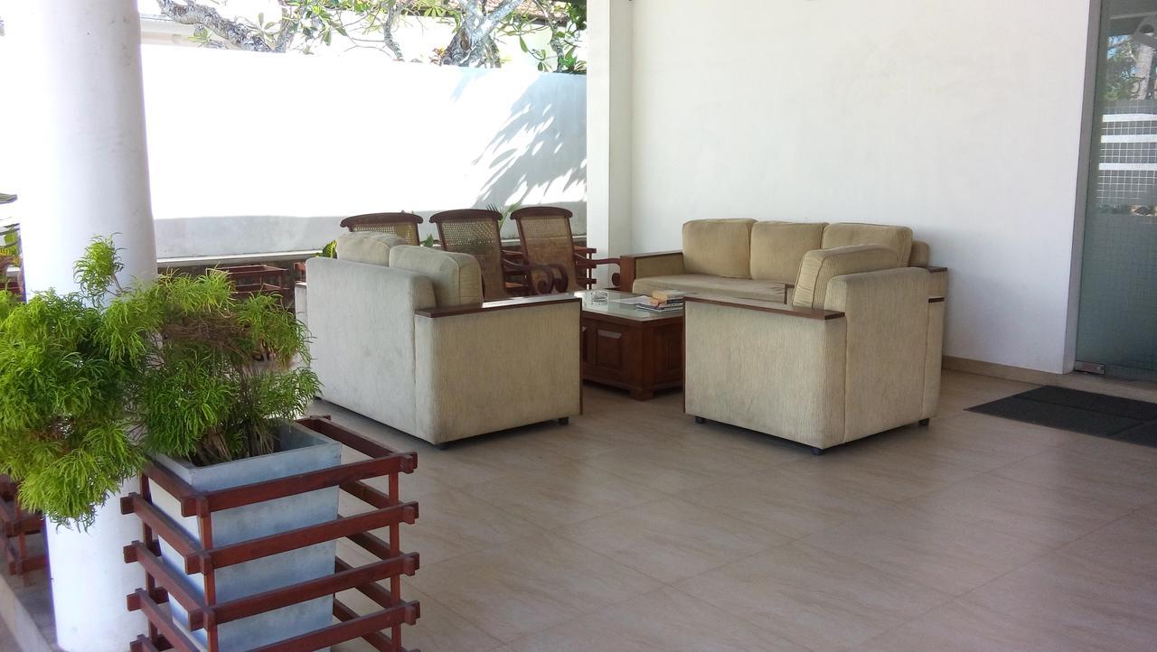 Ramon Beach Resort Амбалангода Екстериор снимка