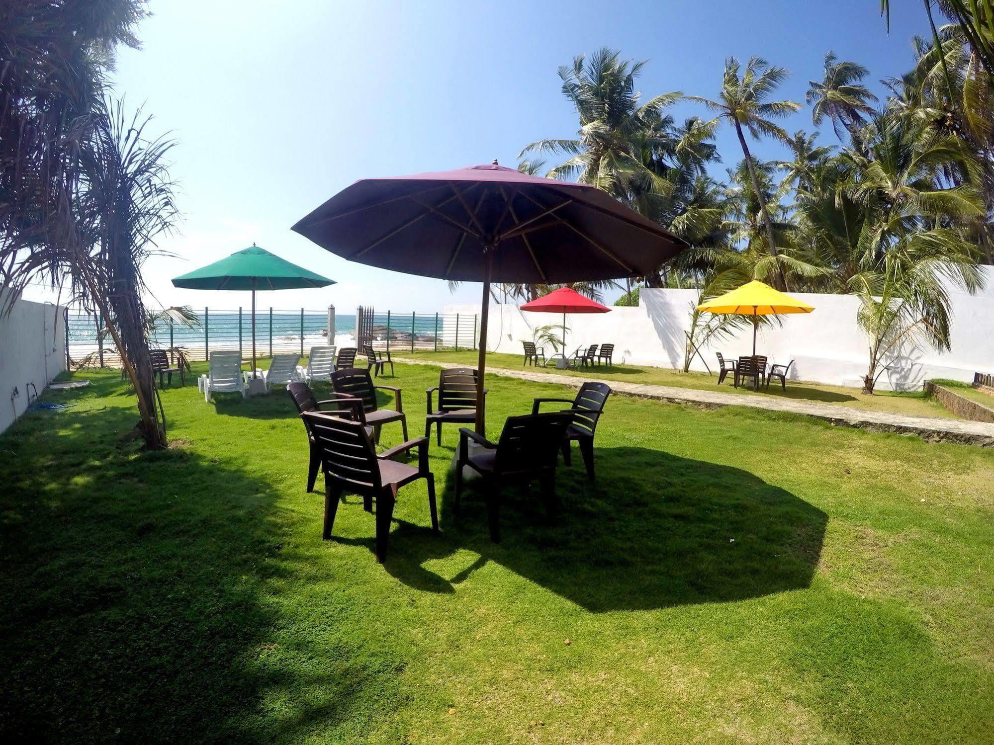 Ramon Beach Resort Амбалангода Екстериор снимка